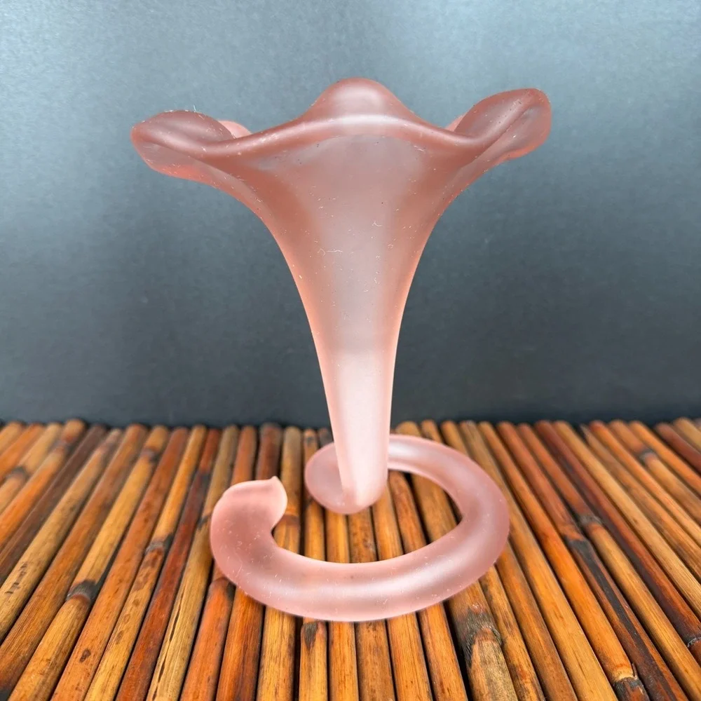 Vintage Vase Pink Art  Satin Glass Ruffle Vase Loop Base Studio 6in Beauty! 2000